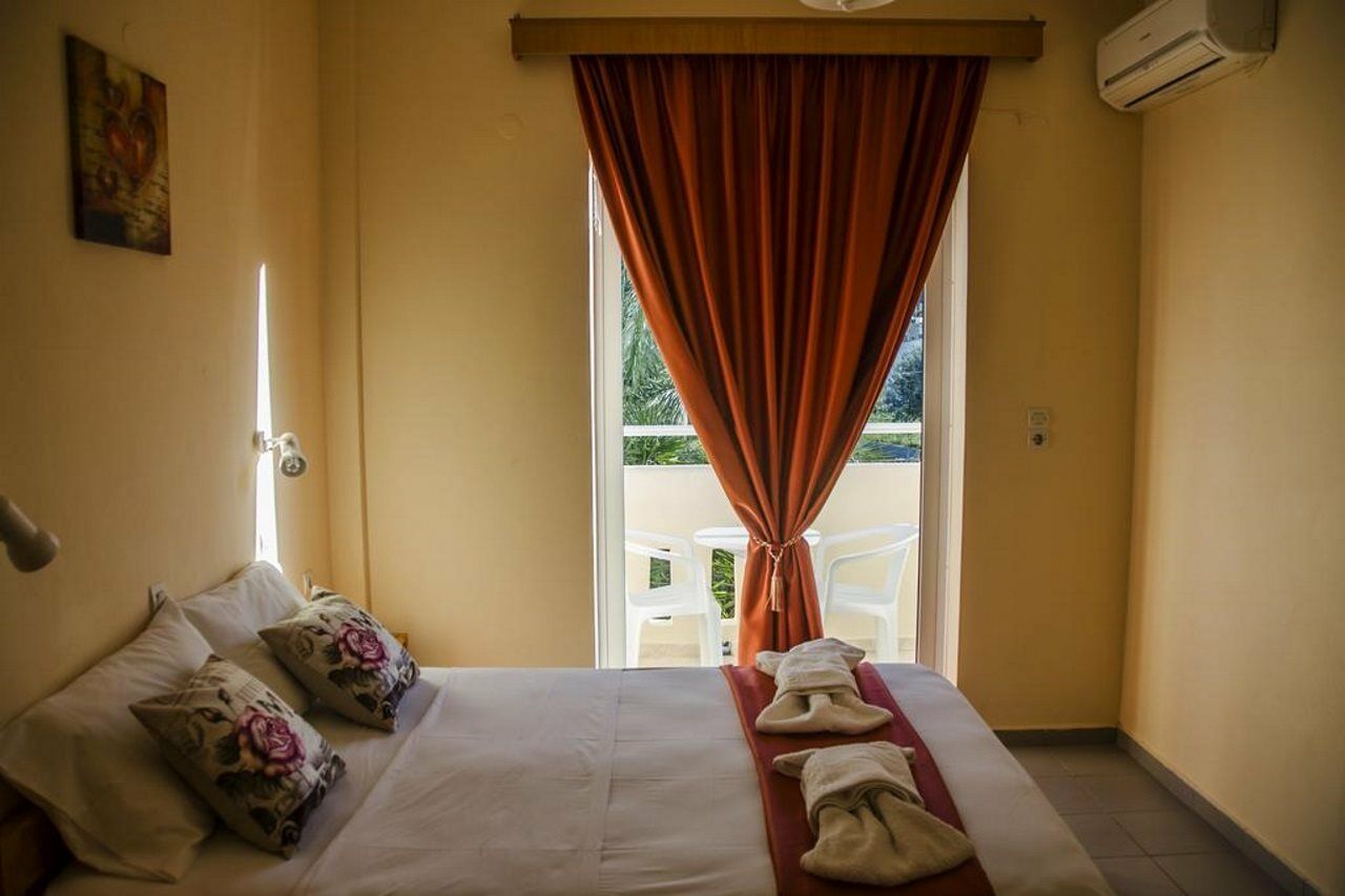 Yiannis The Beekeeper Apartments Кефалос Екстериор снимка